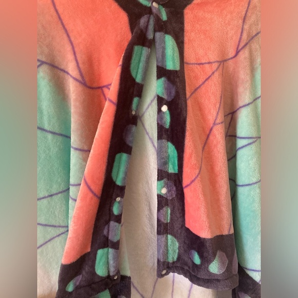 Shinobu Kocho “Demon Slayer” Soft Wearable Blanket with Hoodie - Picture 3 of 5